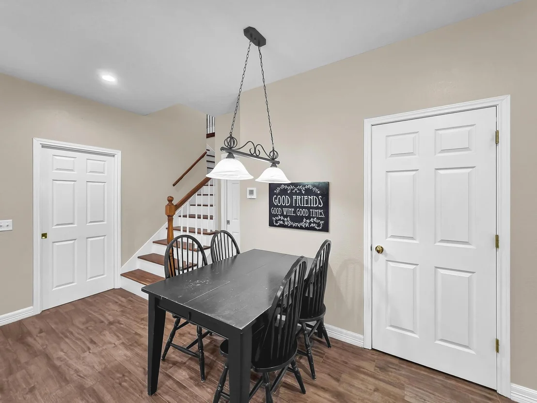 Photo of 520 Meadow Lane