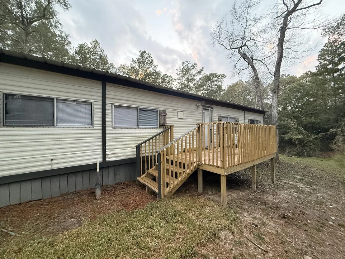 Photo of 279 White Oak Circle