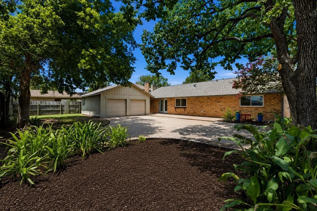 Photo of 2210 Quail Hollow Drive