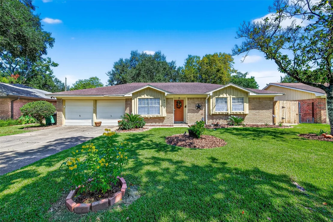 Photo of 6014 Dawnridge Drive