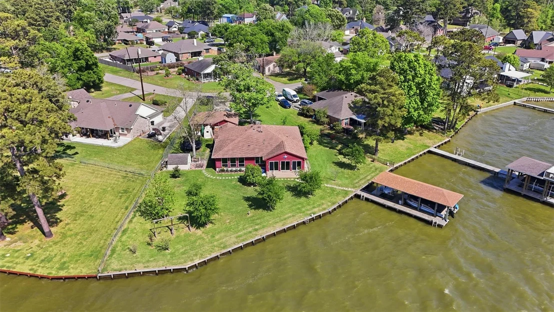 Photo of 18327 Shoreline Drive