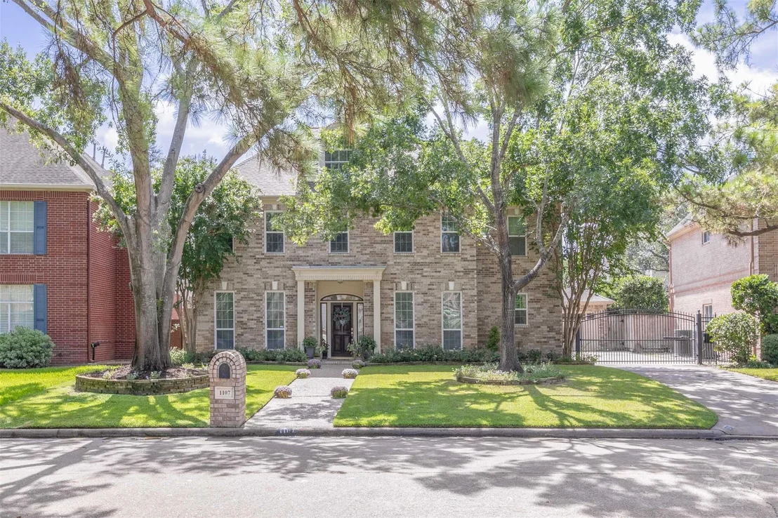 Photo of 1107 Flagmore Drive