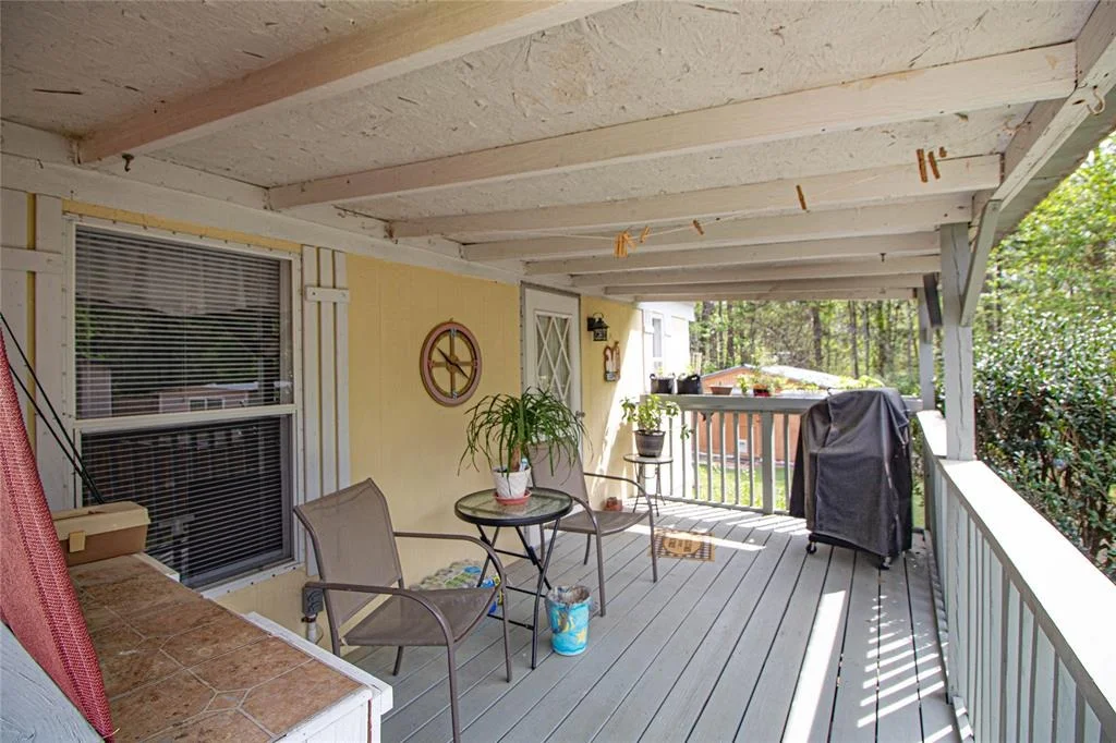 Photo of 305 Red Oak