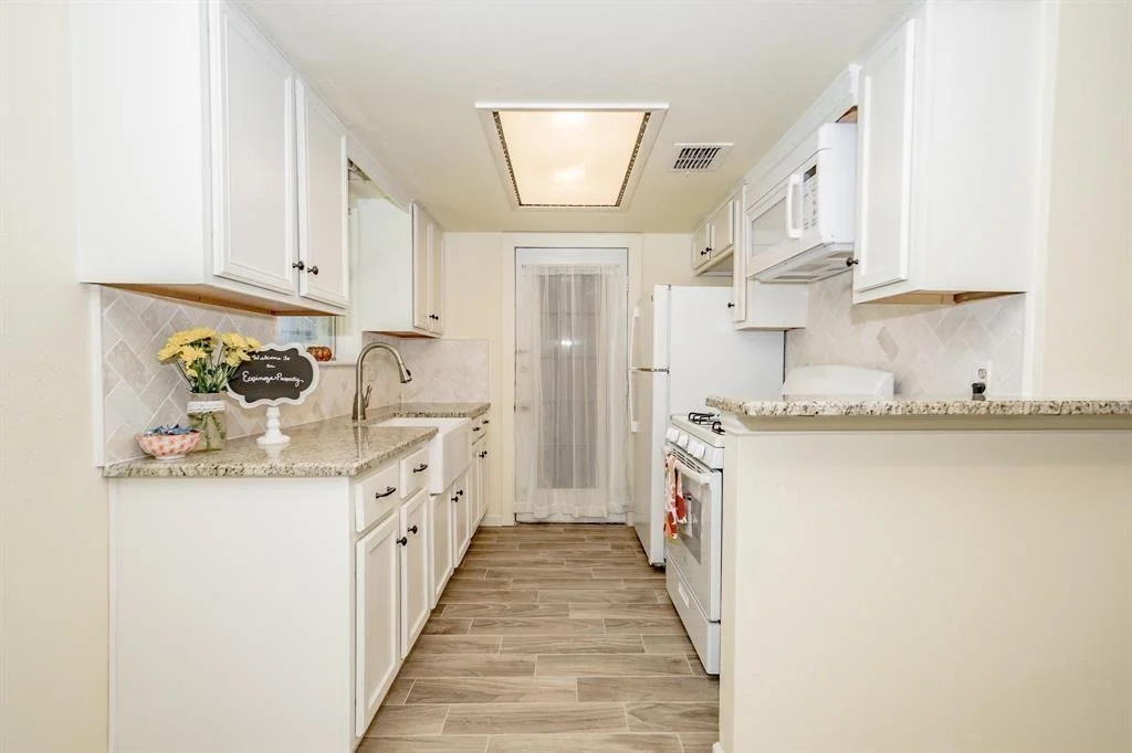 Photo of 12106 Pompton Drive
