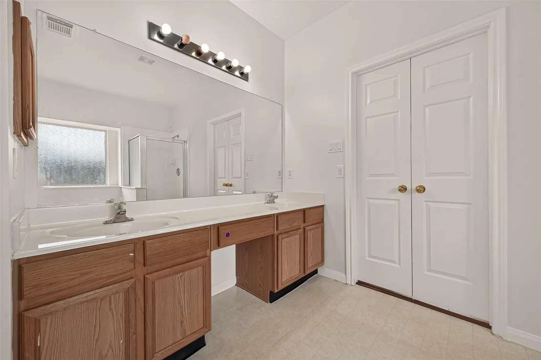 Photo of 6027 Dunsley Drive