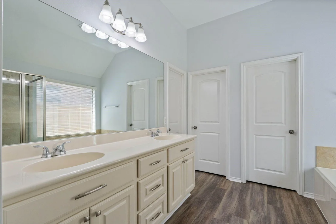 Photo of 31823 Forest Oak Lane