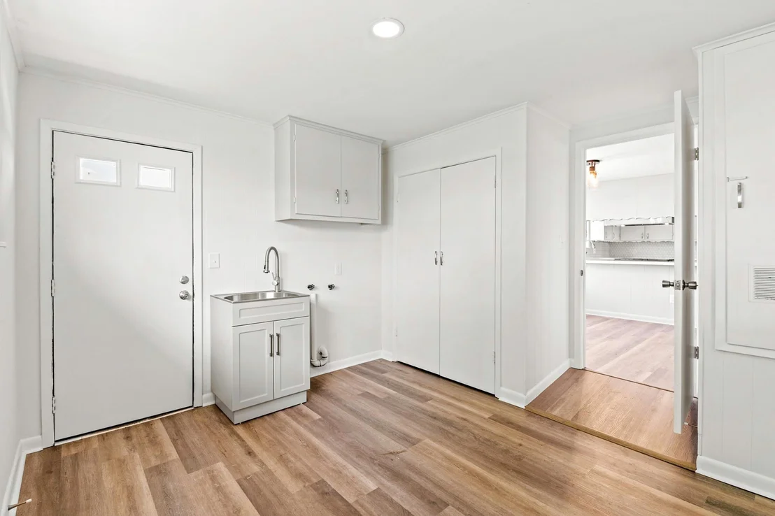 Photo of 2606 Long Lane
