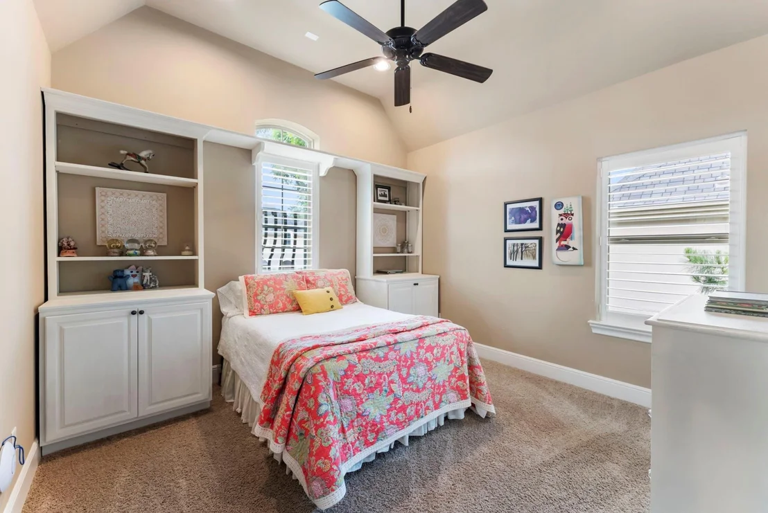 Photo of 141 Evergreen Oak Drive
