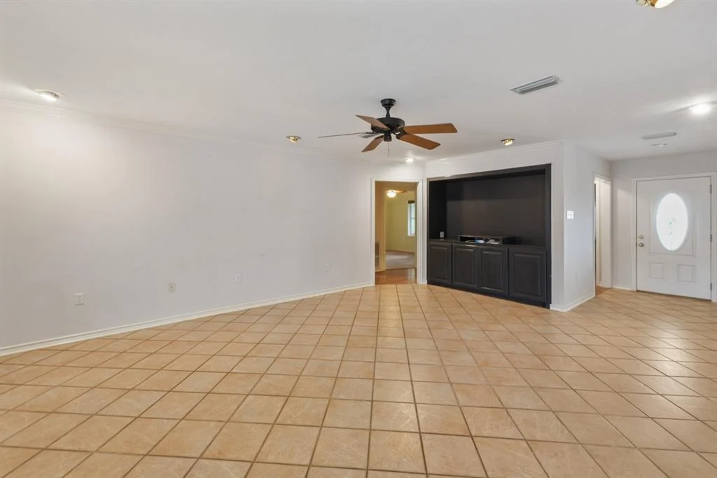 Photo of 6625 E Post Road