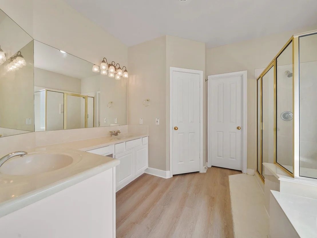Photo of 3907 Garnet Falls