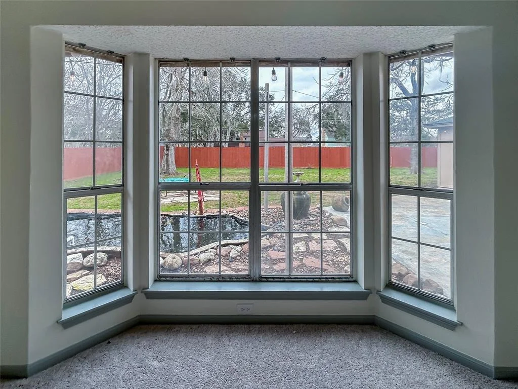 Photo of 129 White Oak Drive
