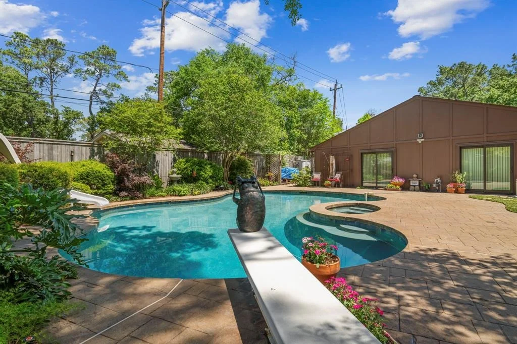 Photo of 10318 Pine Forest Road