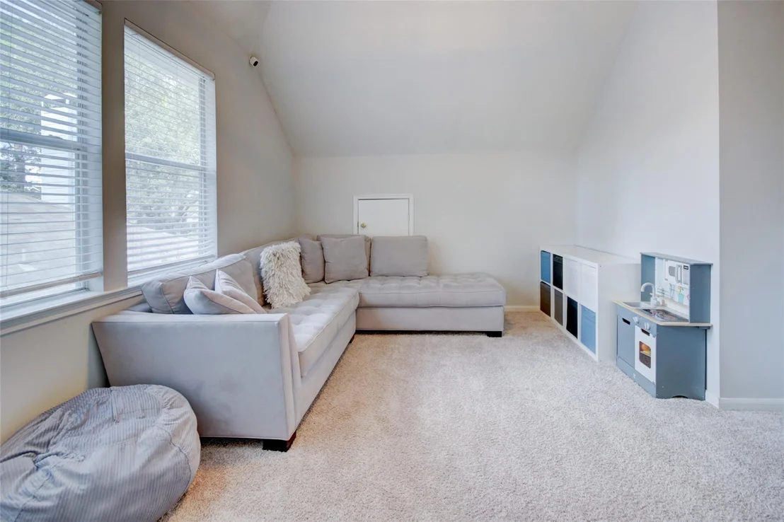 Photo of 8026 Clarion Way