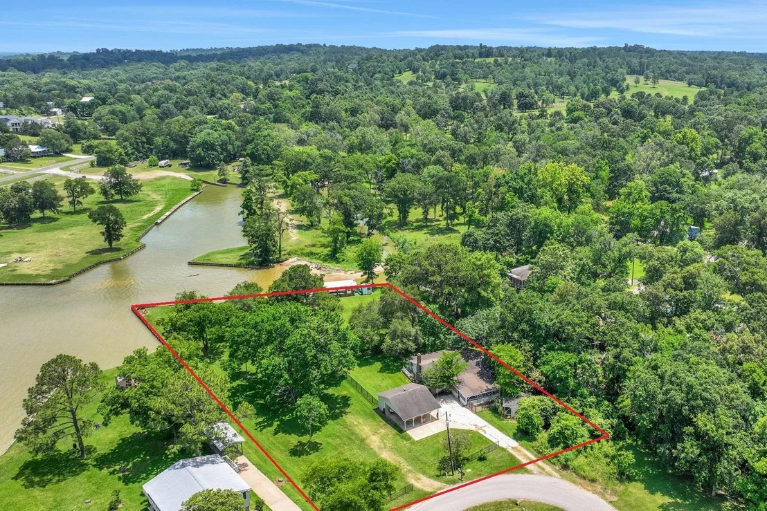 Photo of 151 Lakeview Circle