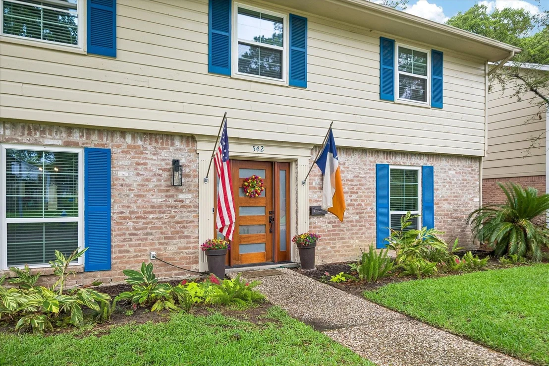 Photo of 542 Winter Oaks Drive
