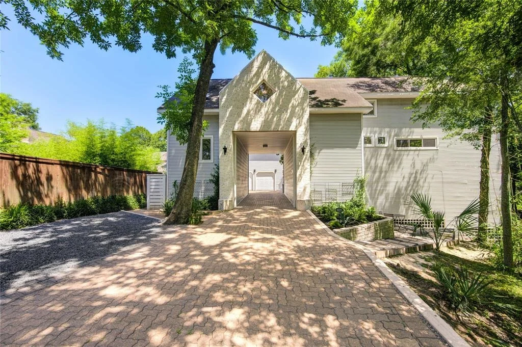Photo of 1121 Lashbrook Drive