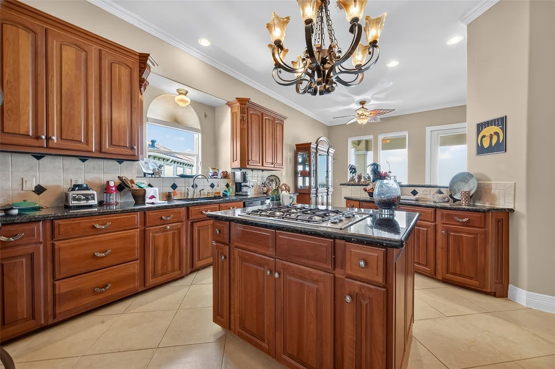Photo of 2242 Marina Way