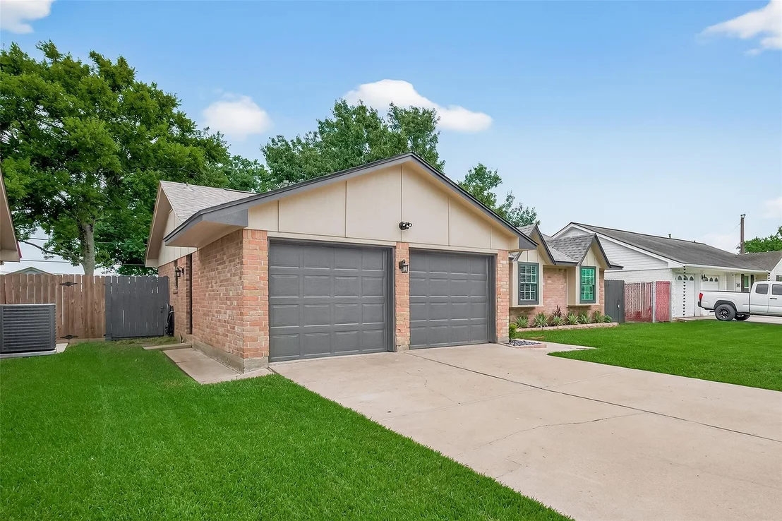 Photo of 2004 Cheryl Drive