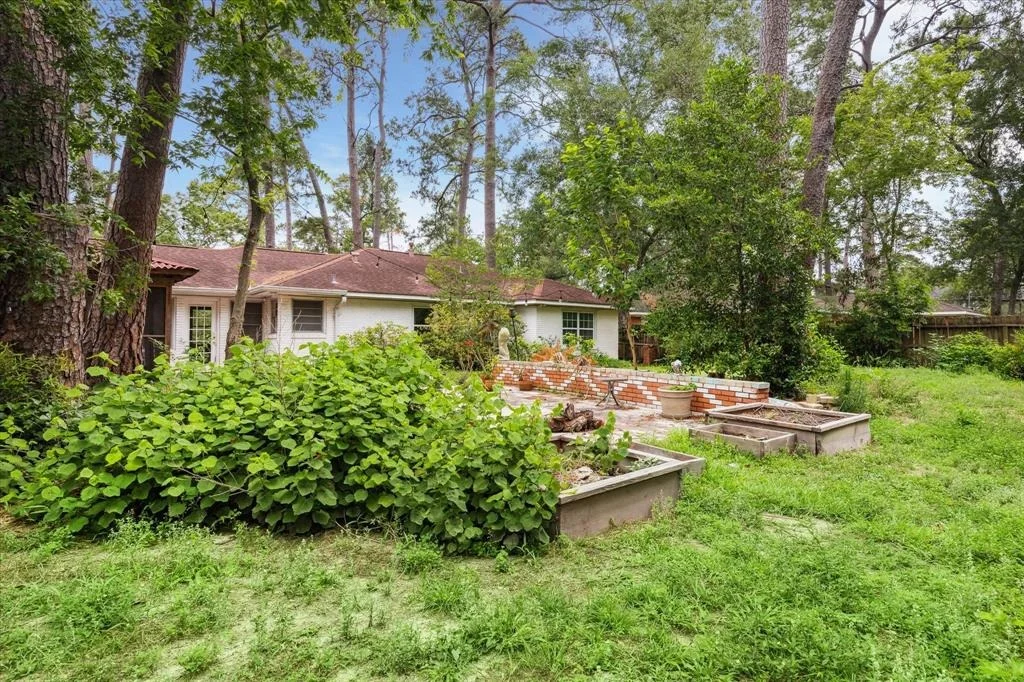 Photo of 9741 Warwana Road