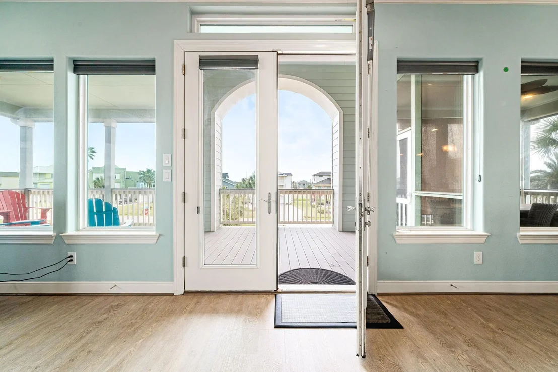 Photo of 4210 Sandpiper