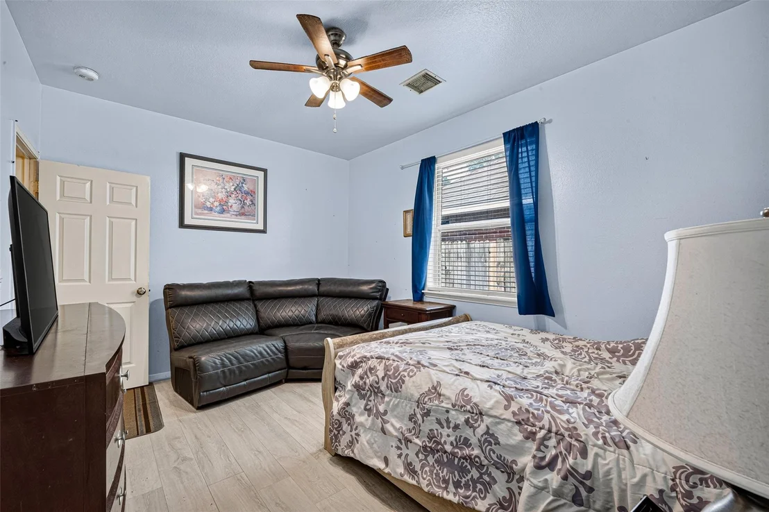 Photo of 7230 Oak Walk Drive
