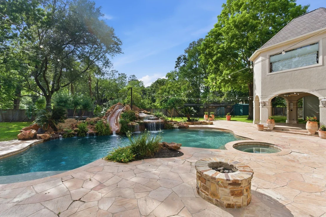 Photo of 835 Echo Lane