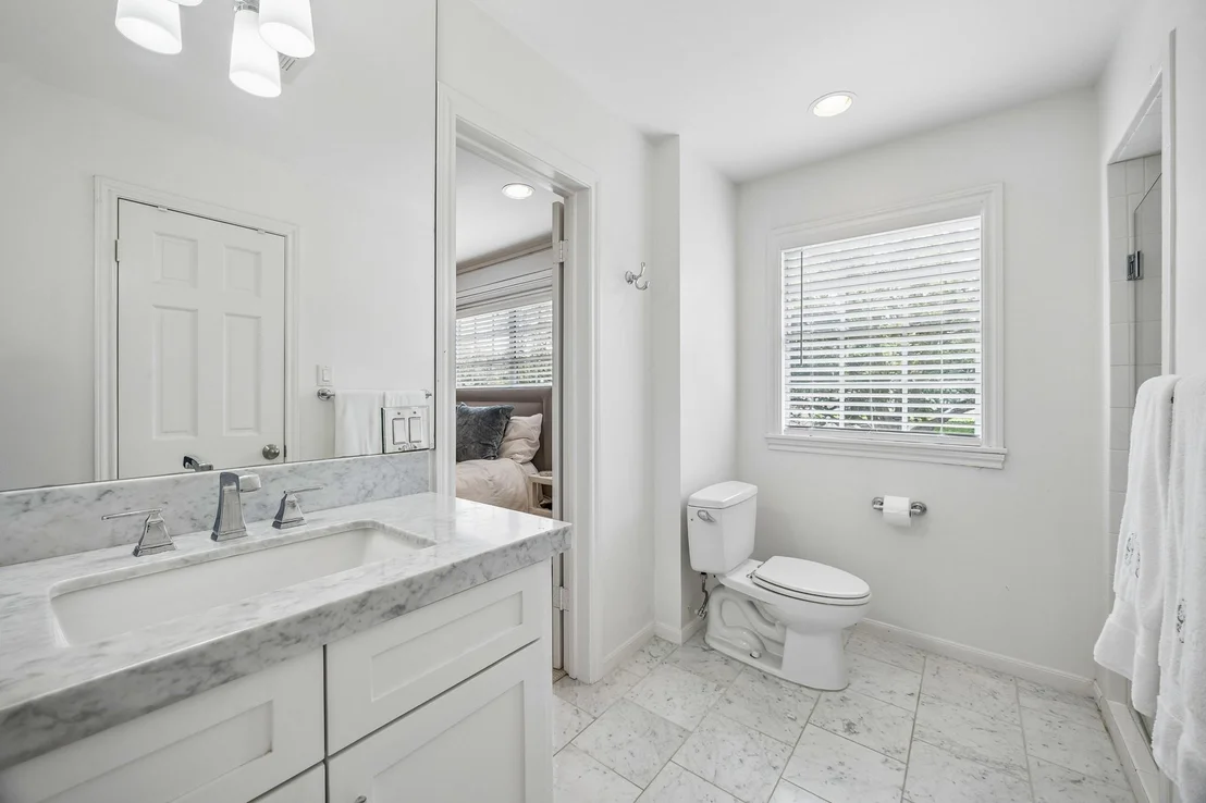 Photo of 6123 Riverview Way