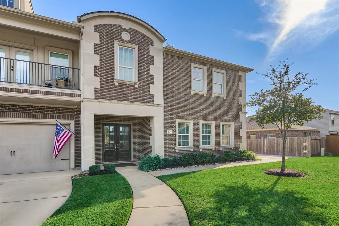 Photo of 2113 Solstice Boulevard