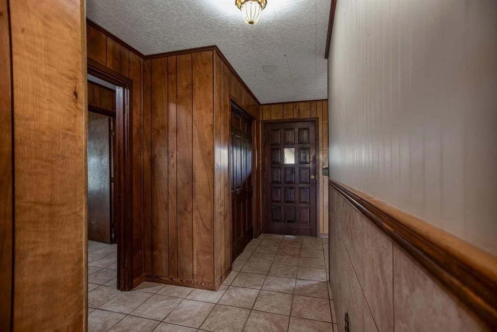 Photo of 587 Seakist Road