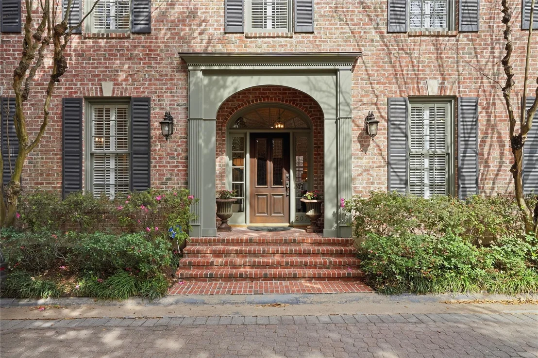 Photo of 207 Sugarberry Circle