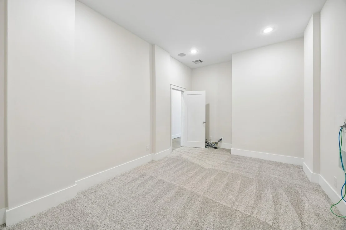 Photo of 8558 Ridgepoint Drive