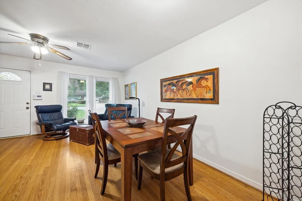 Photo of 2110 Chippendale Road