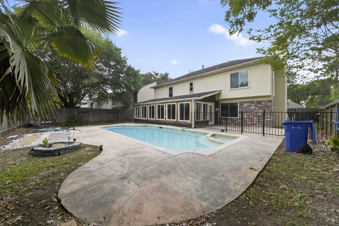 Photo of 918 Long Prairie Drive