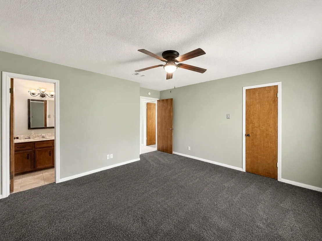 Photo of 708 Shady Lane