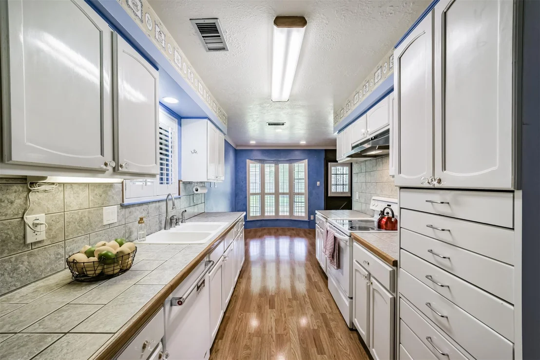 Photo of 7622 Eichler Drive