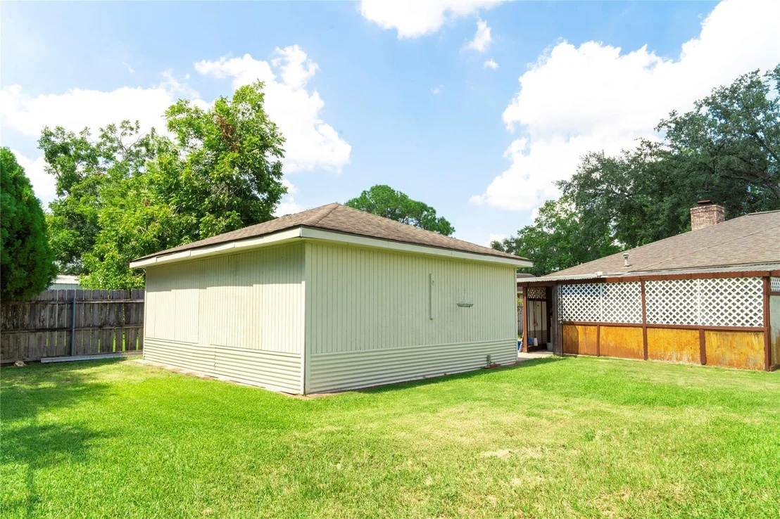 Photo of 8923 Hendon Lane