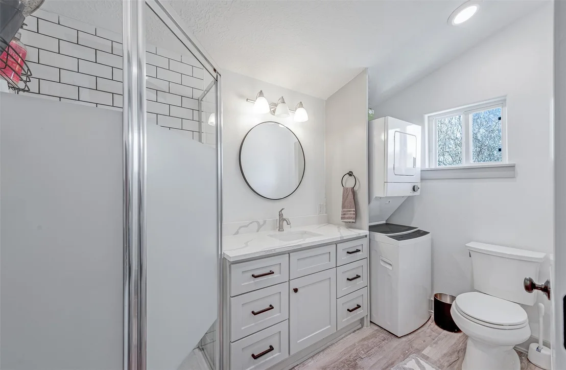 Photo of 574 River Oaks Drive