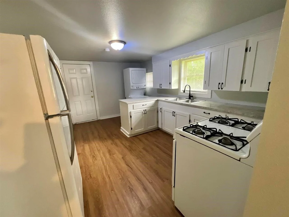 Photo of 655 N 2nd Street