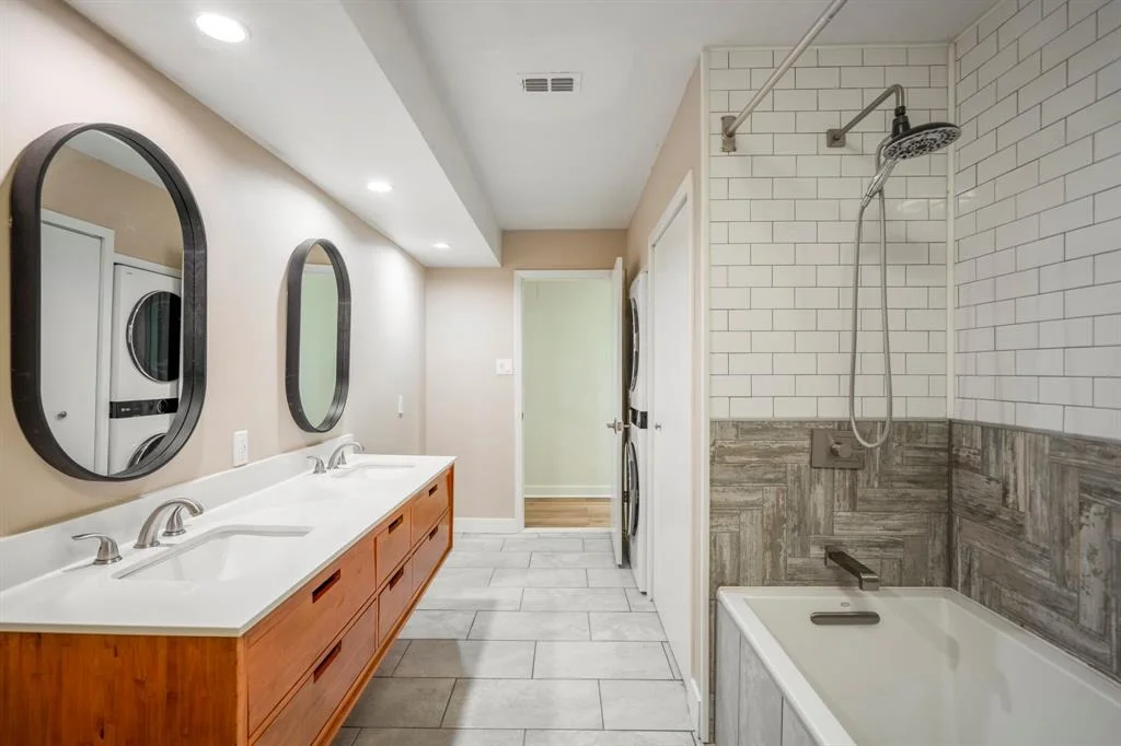 Photo of 214 Wickwood Drive