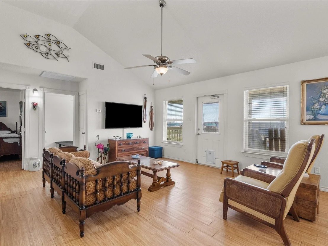 Photo of 1206 Middle Drive W