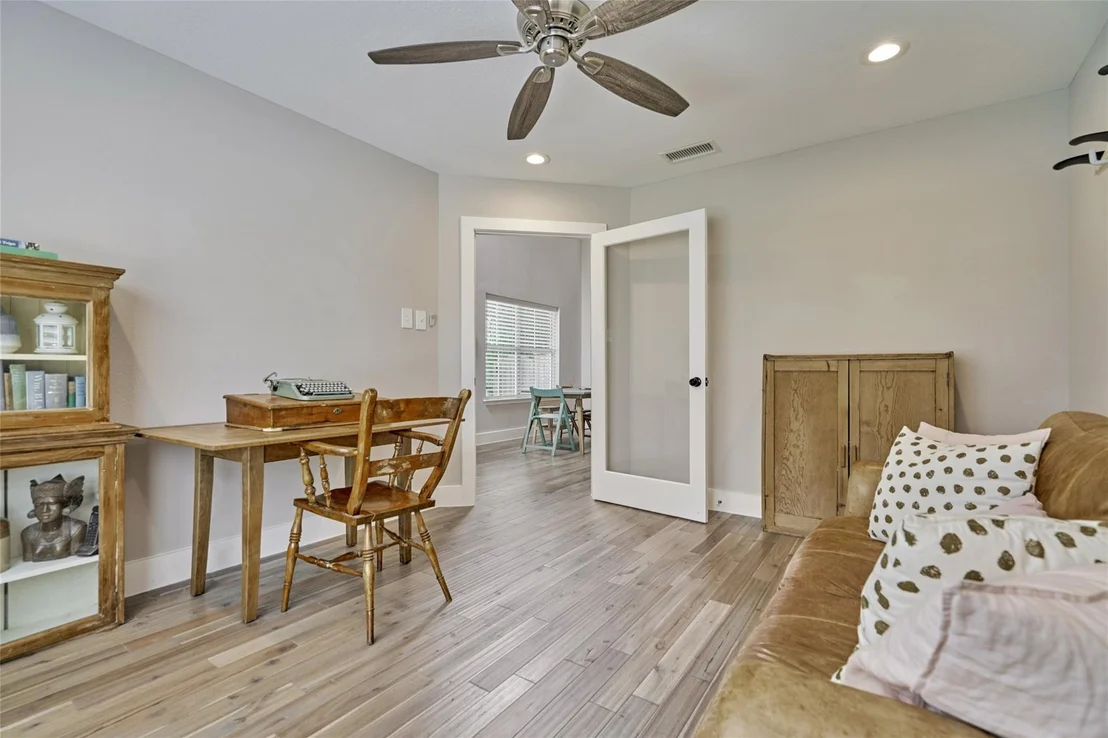 Photo of 38 E Gaslight Place
