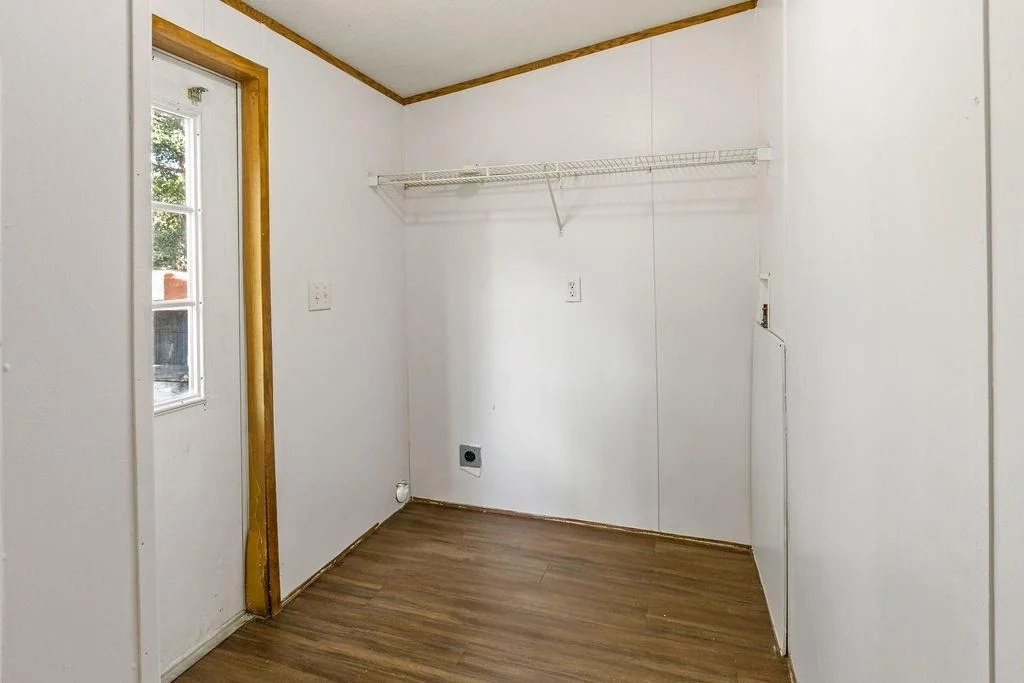 Photo of 182 Carmen Boulevard