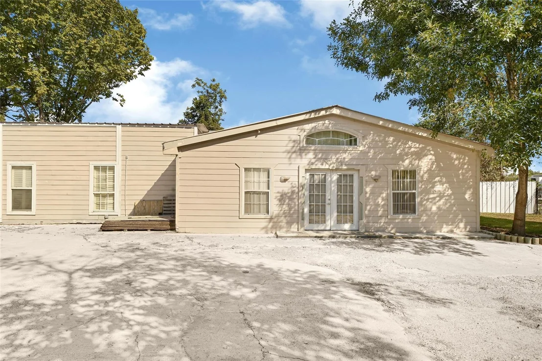 Photo of 1925 Sunny Drive
