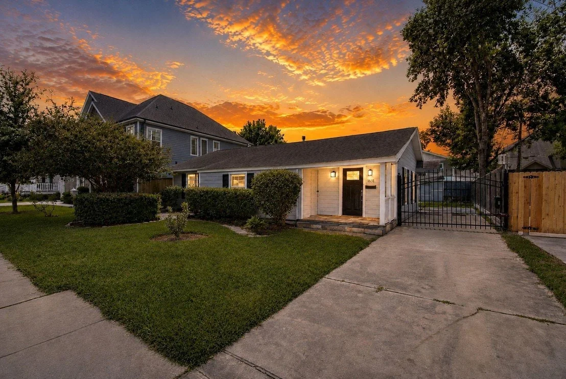 Photo of 1631 Chantilly Lane
