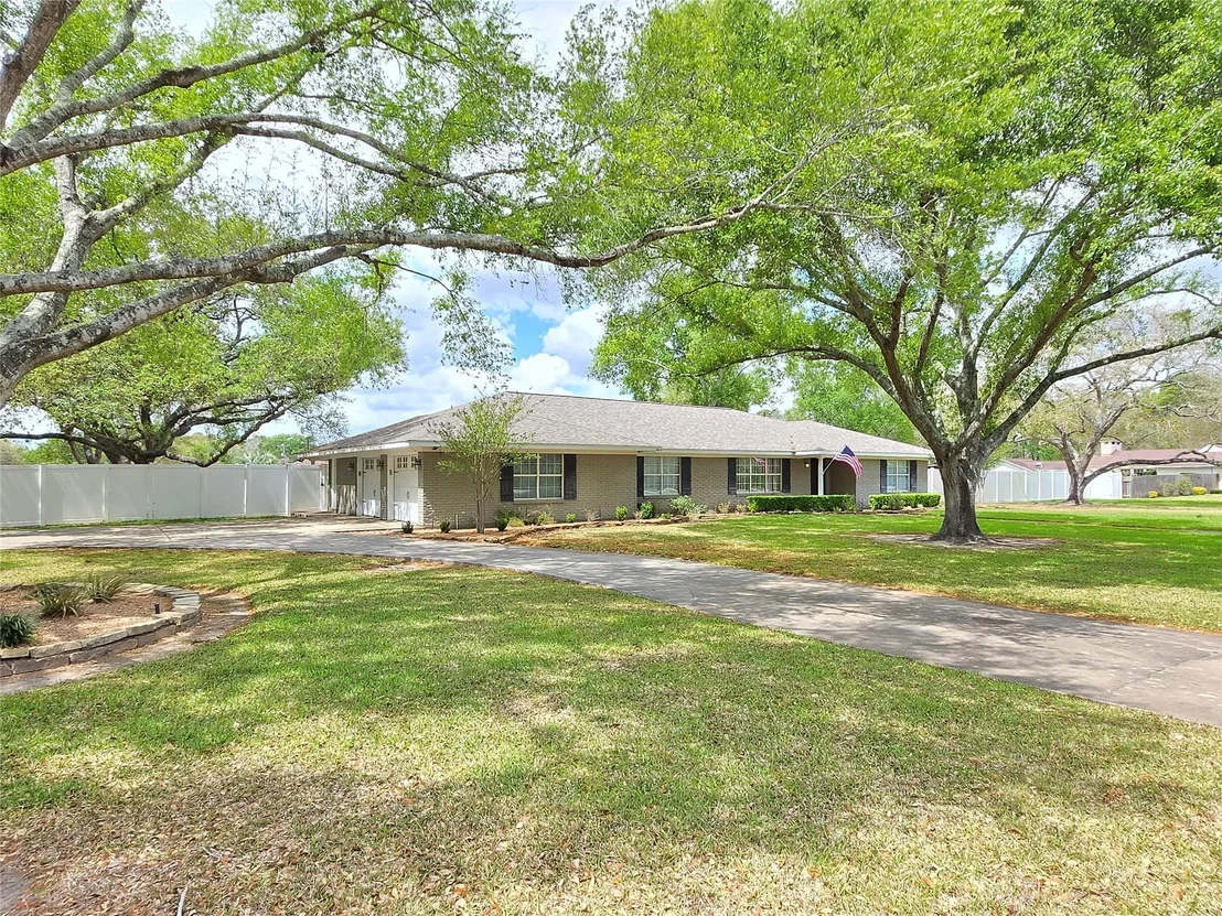 Photo of 2101 Meadow Lane