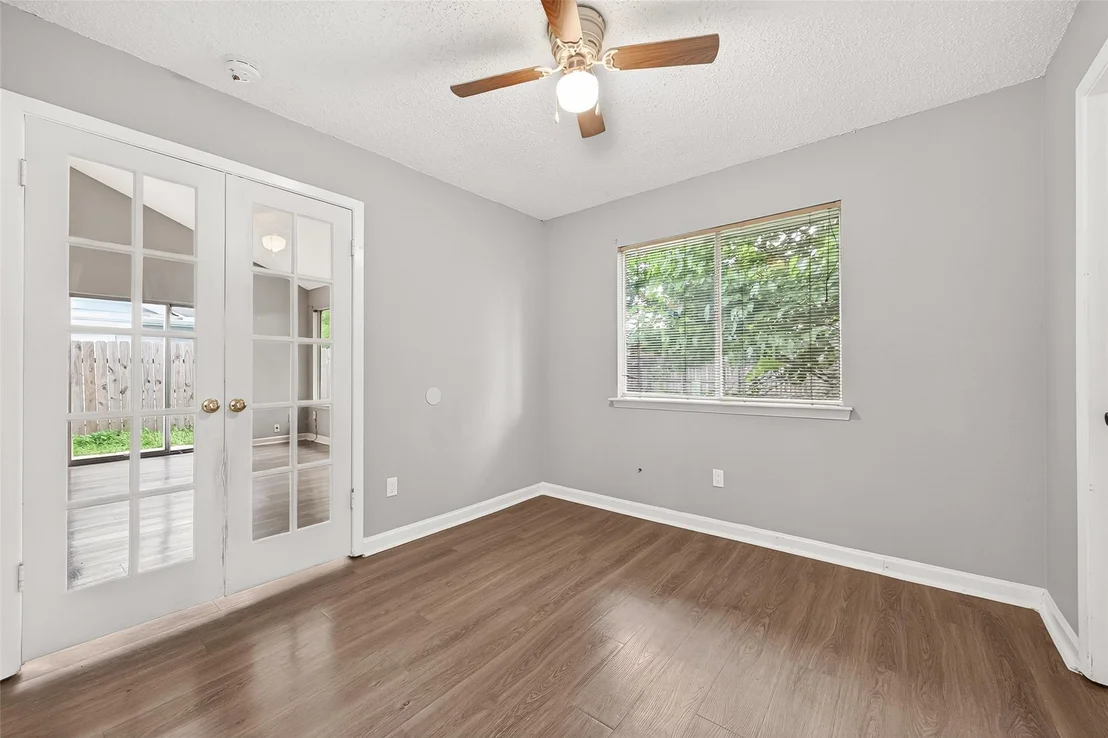 Photo of 7222 Londres Drive