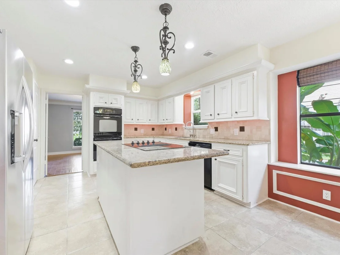 Photo of 18310 Lake Oaks Drive