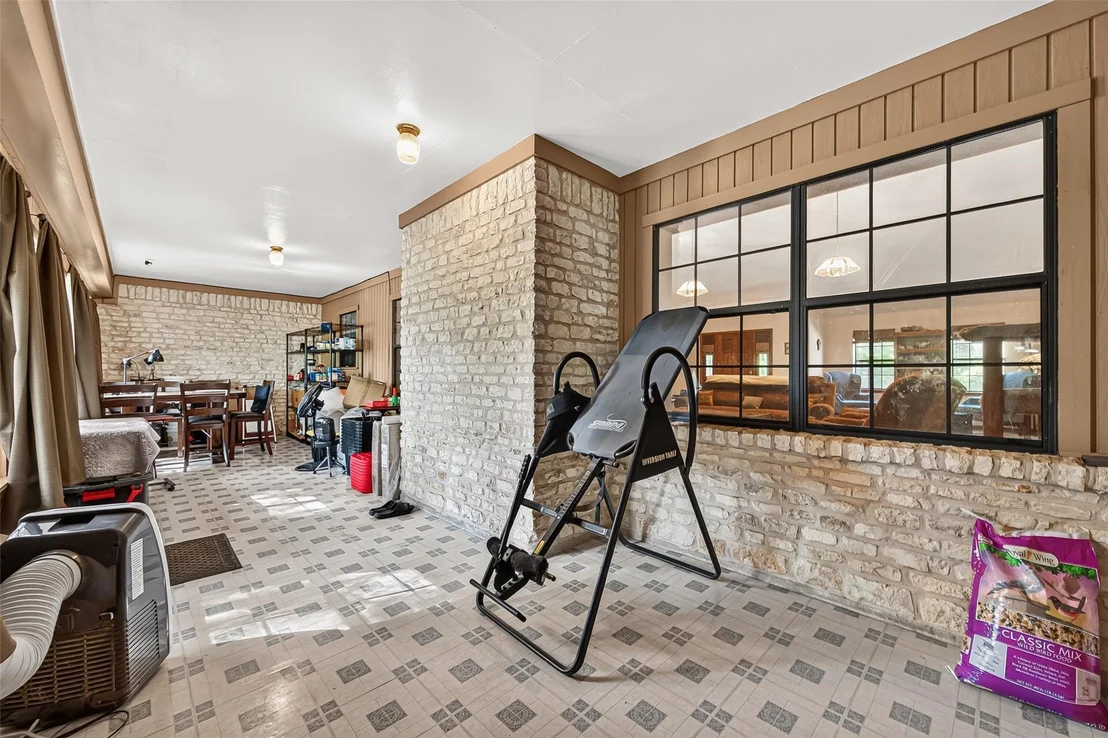 Photo of 1135 Buescher Road