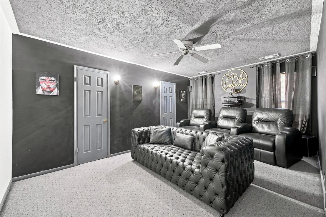 Photo of 10827 Oak Acres Drive