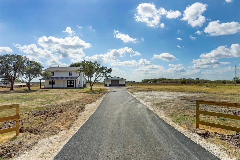 Photo of 2129 Lezak Road